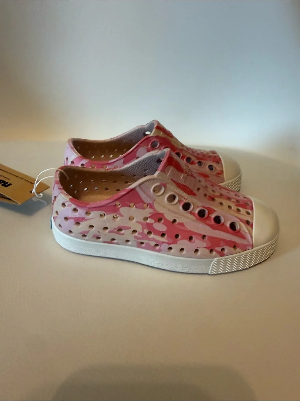 ☀️🌊 Native Kids Pink Camouflage Slip-On Shoes NWT